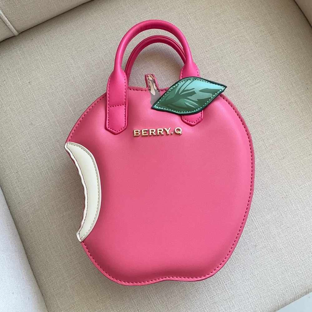 Snow White’s apple bag pink Weekend sale